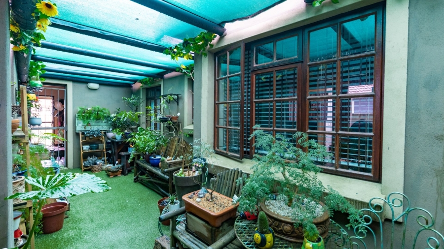 4 Bedroom Property for Sale in Gordons Bay Central Western Cape